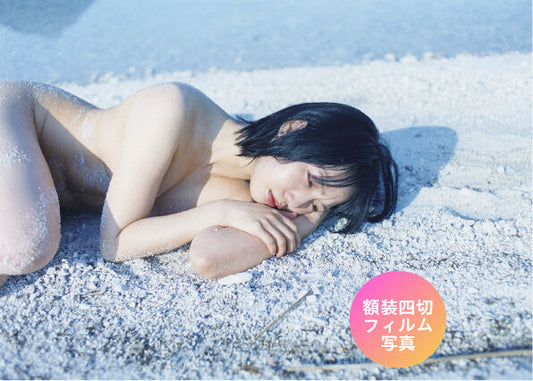 戸田真琴×飯田エリカ写真集『神画』写真展 額装四切フィルム写真