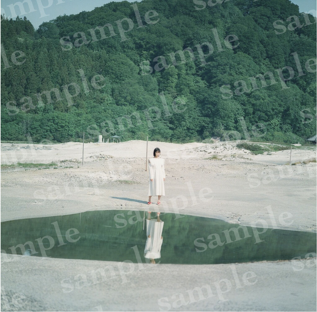 戸田真琴×飯田エリカ写真集『神画』特装版