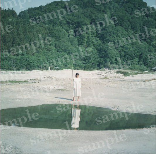 戸田真琴×飯田エリカ写真集『神画』特装版