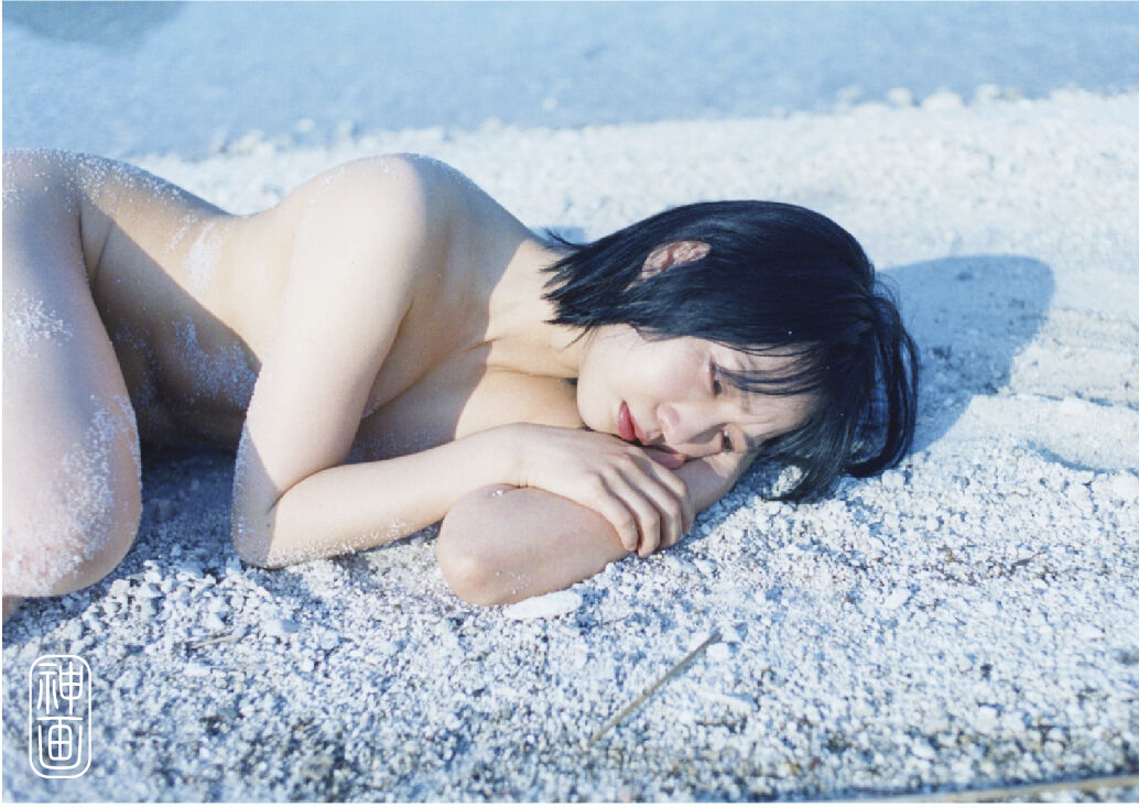 戸田真琴×飯田エリカ写真集「神画」写真展B2ポスター