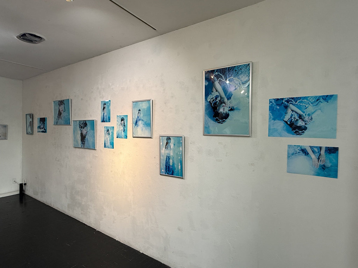 真楪伶10th Anniversary写真展「星霜に咲く軌跡」展示作品