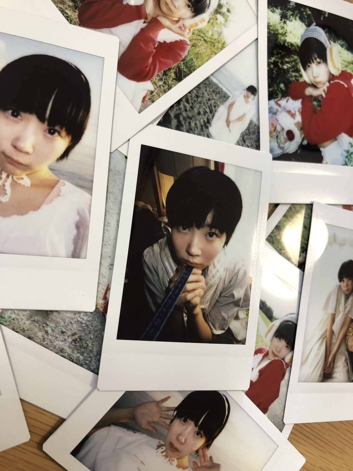 真綾写真展「I’m by your side like the sea  」：ランダムチェキ