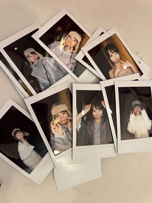 真奈生誕記念写真展「冬に生まれた女の子」：ランダムチェキ